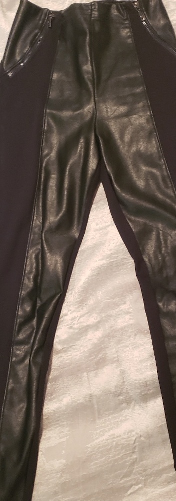 Guess ankle length faux leather leggings